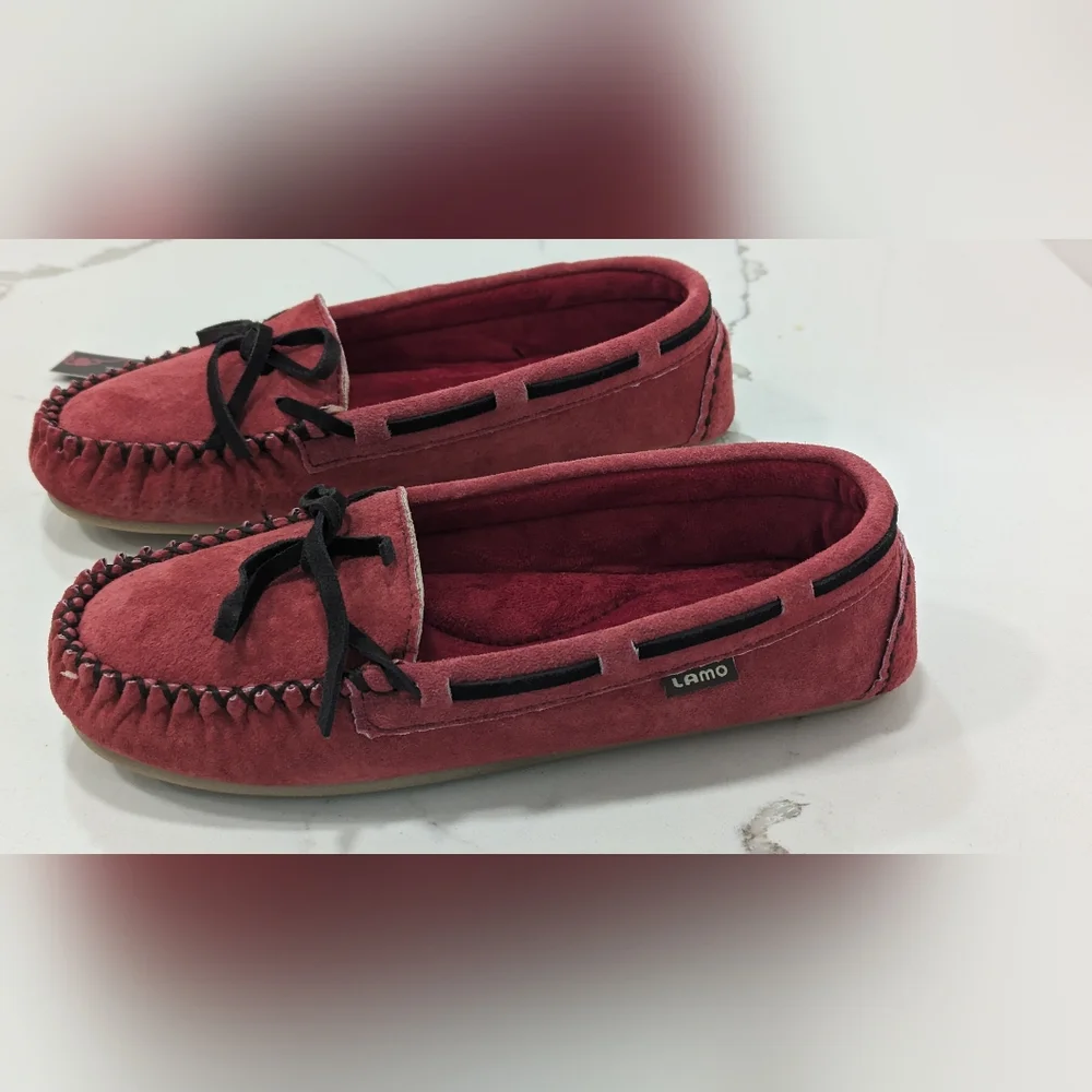 NWY Lamo kids burgundy leather suede warm moccasin shoes slippers size 6 kids